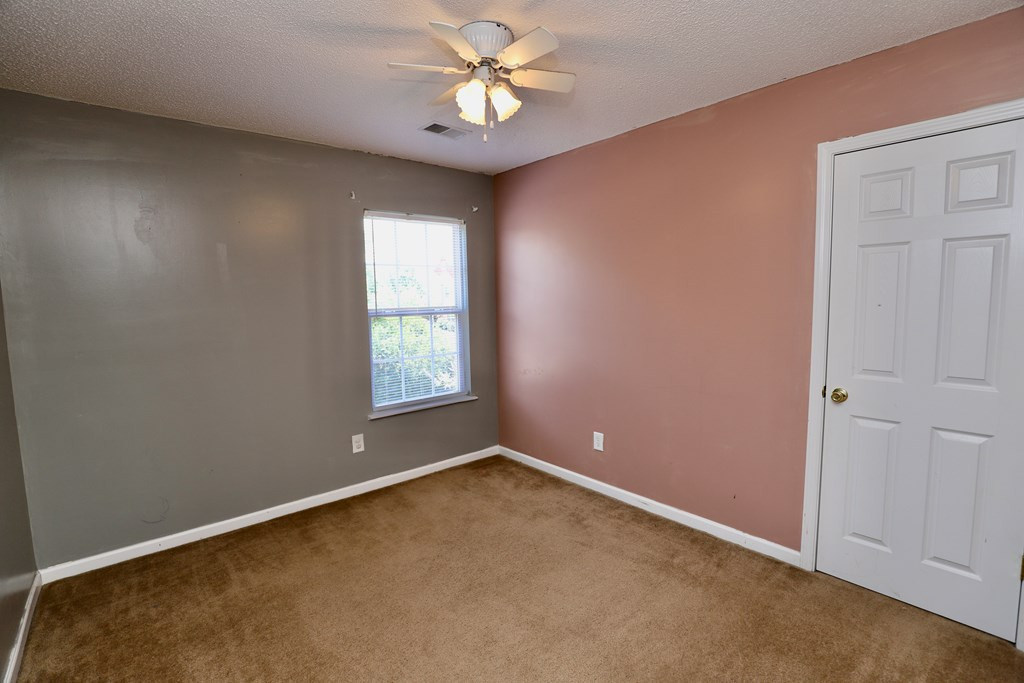 1796 MOSSBERG DR/2780 OLD FIELD RD