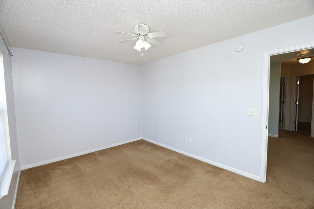 1796 MOSSBERG DR/2780 OLD FIELD RD