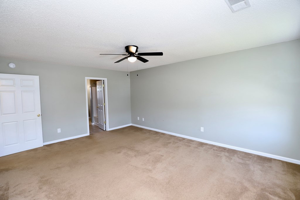 1796 MOSSBERG DR/2780 OLD FIELD RD