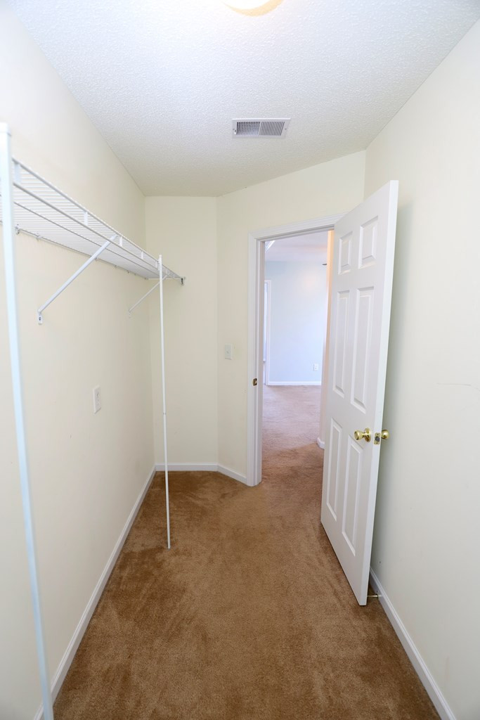 1796 MOSSBERG DR/2780 OLD FIELD RD