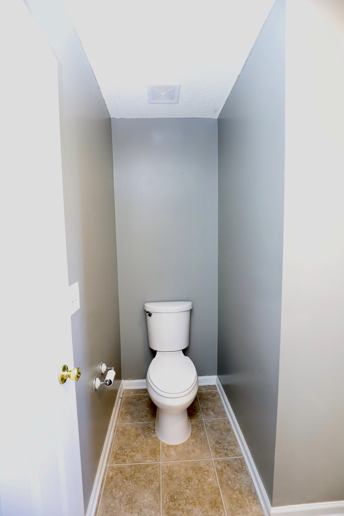 1796 MOSSBERG DR/2780 OLD FIELD RD