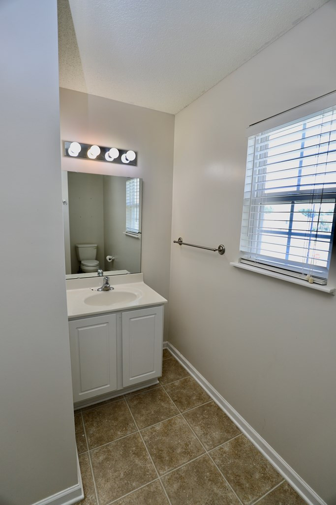 1796 MOSSBERG DR/2780 OLD FIELD RD