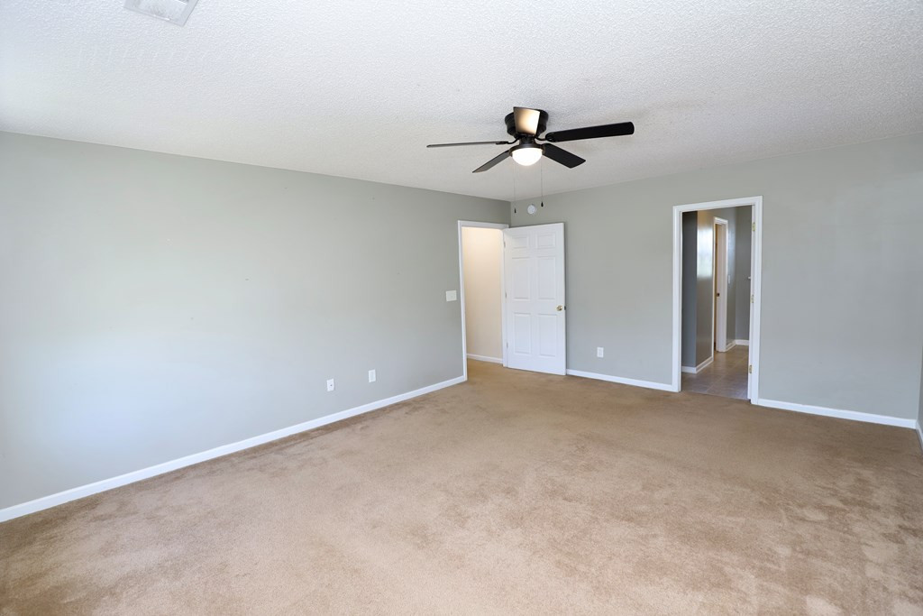 1796 MOSSBERG DR/2780 OLD FIELD RD