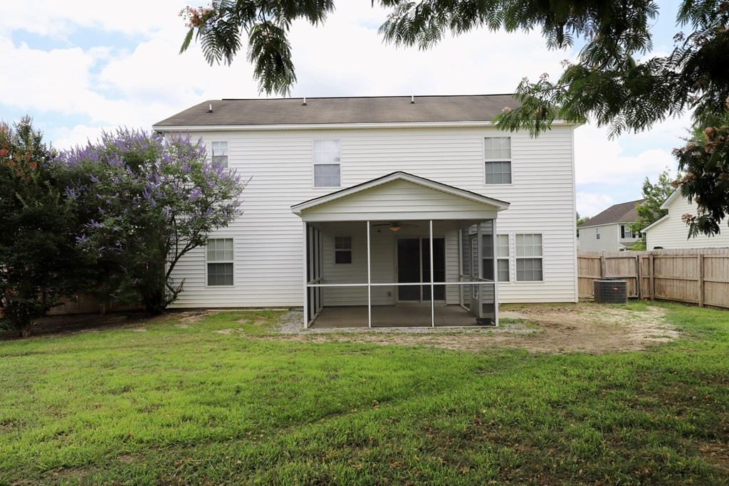 1796 MOSSBERG DR/2780 OLD FIELD RD