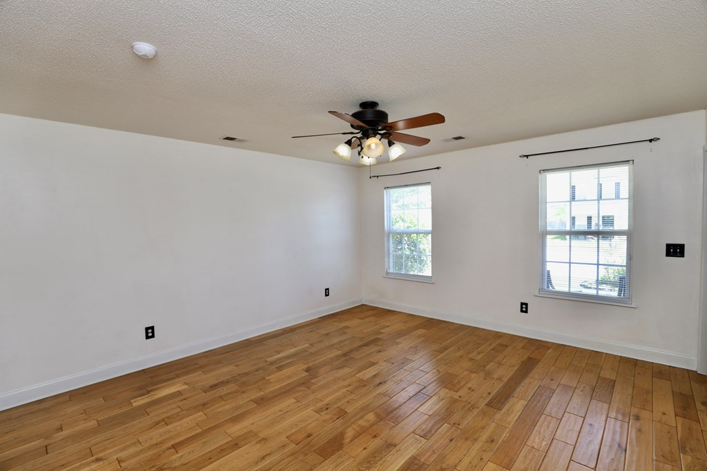 1796 MOSSBERG DR/2780 OLD FIELD RD