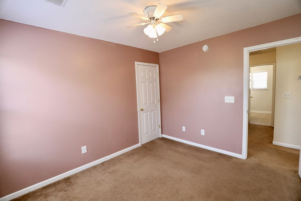 1796 MOSSBERG DR/2780 OLD FIELD RD