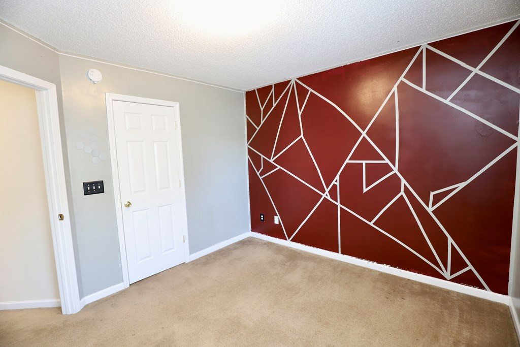 1796 MOSSBERG DR/2780 OLD FIELD RD