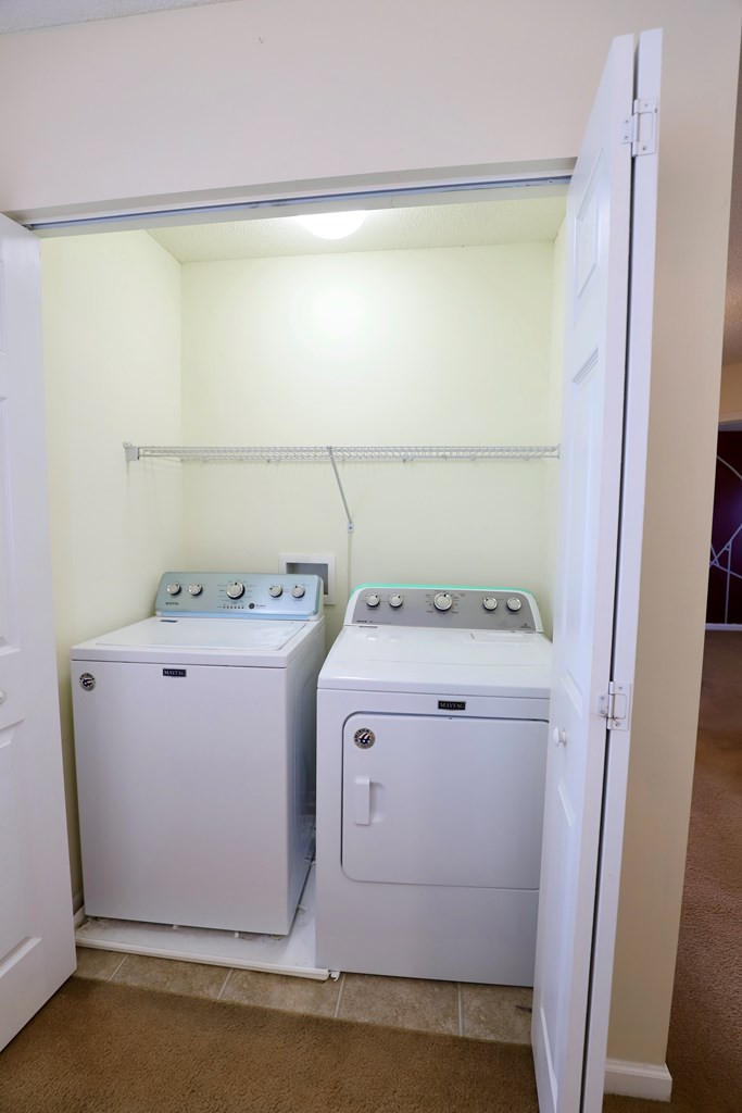 1796 MOSSBERG DR/2780 OLD FIELD RD