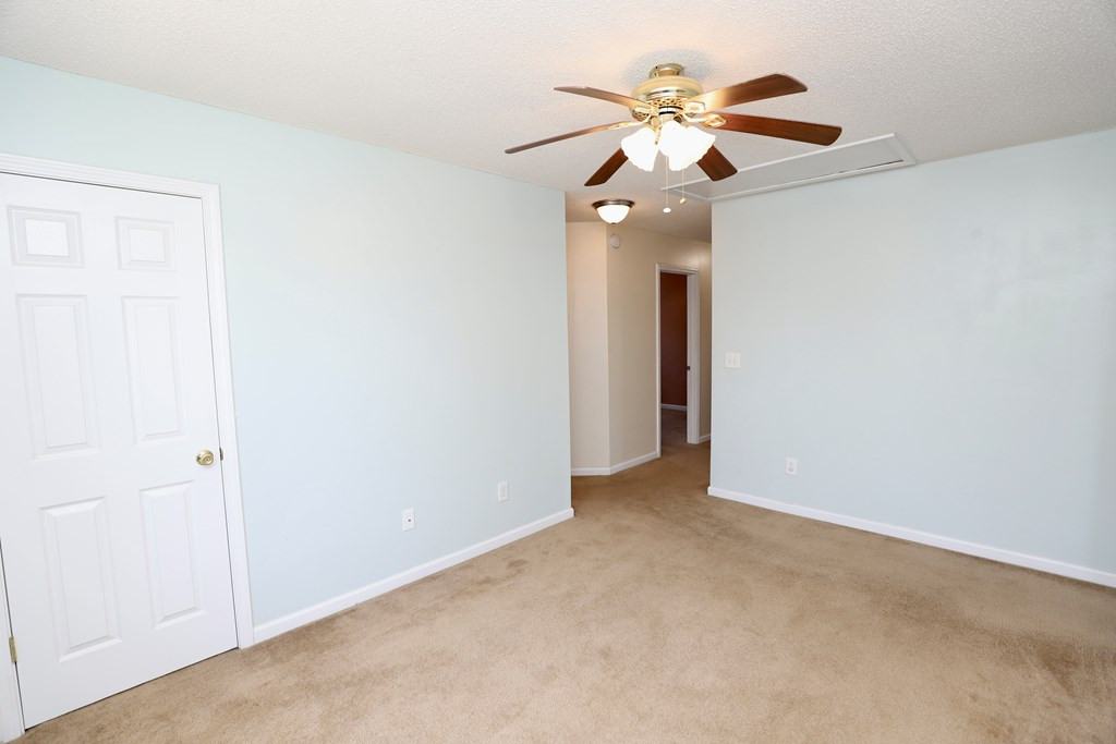 1796 MOSSBERG DR/2780 OLD FIELD RD