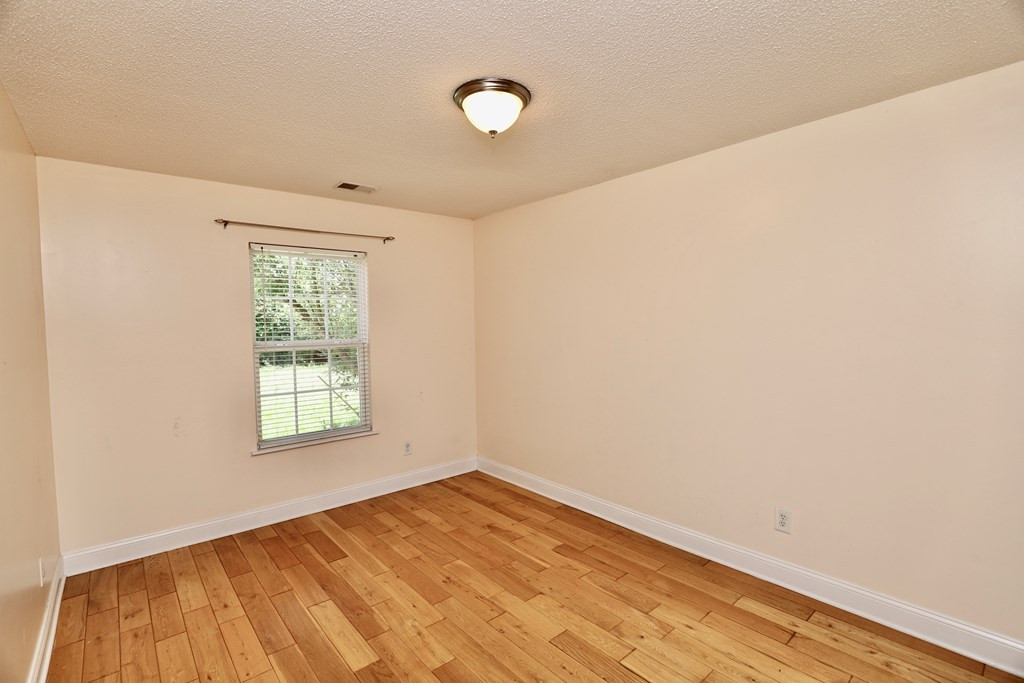 1796 MOSSBERG DR/2780 OLD FIELD RD