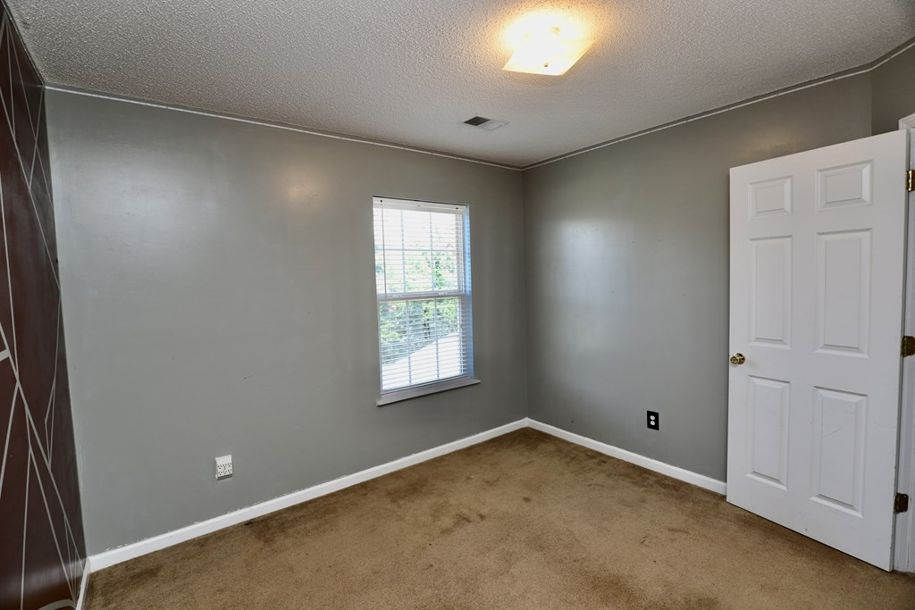 1796 MOSSBERG DR/2780 OLD FIELD RD