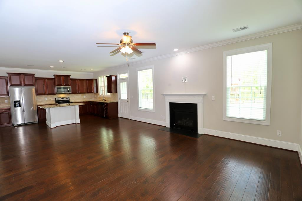 2165 CANADAIANGEESE DR