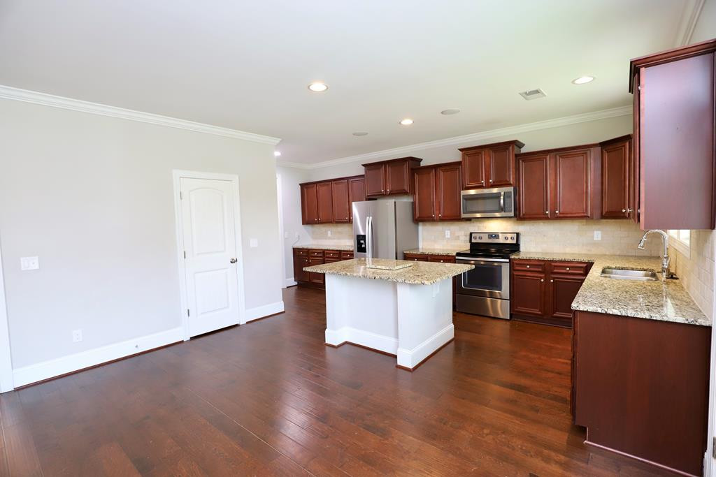 2165 CANADAIANGEESE DR