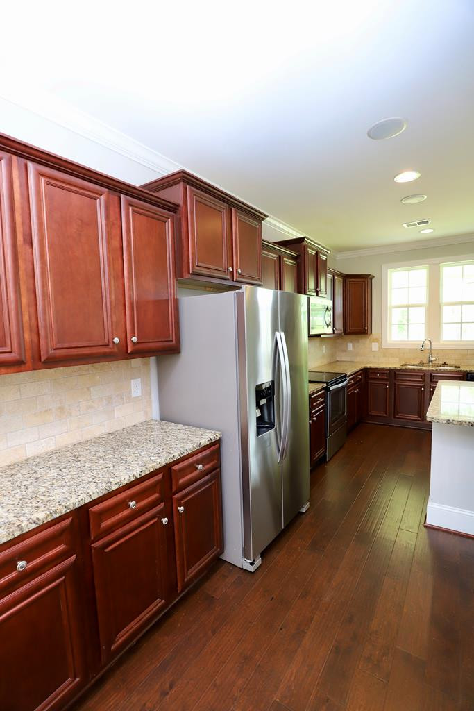 2165 CANADAIANGEESE DR