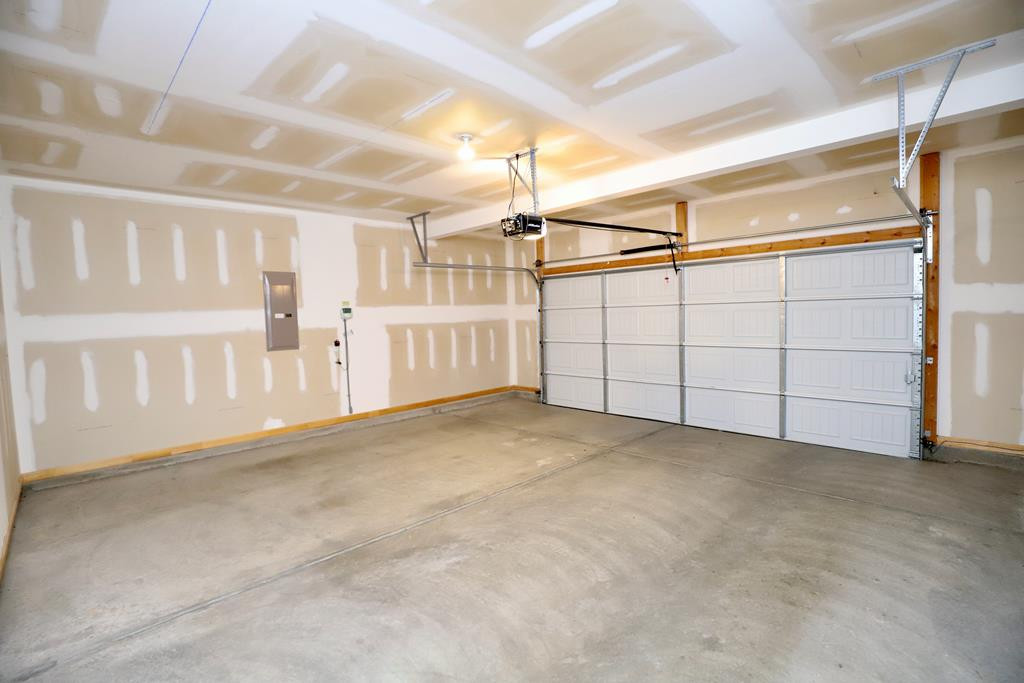 2165 CANADAIANGEESE DR