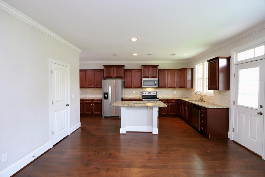 2165 CANADAIANGEESE DR