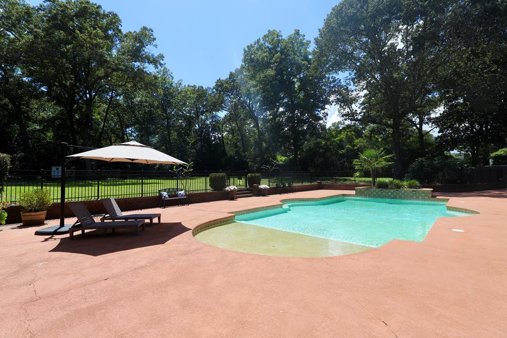 920 CAROLYN DR