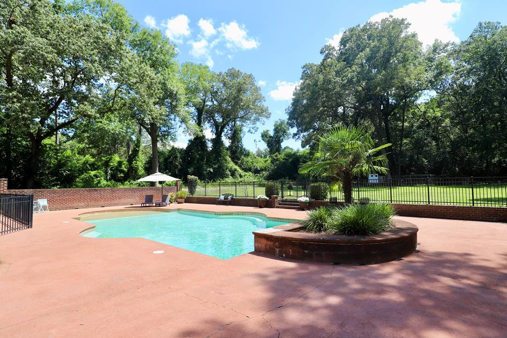 920 CAROLYN DR