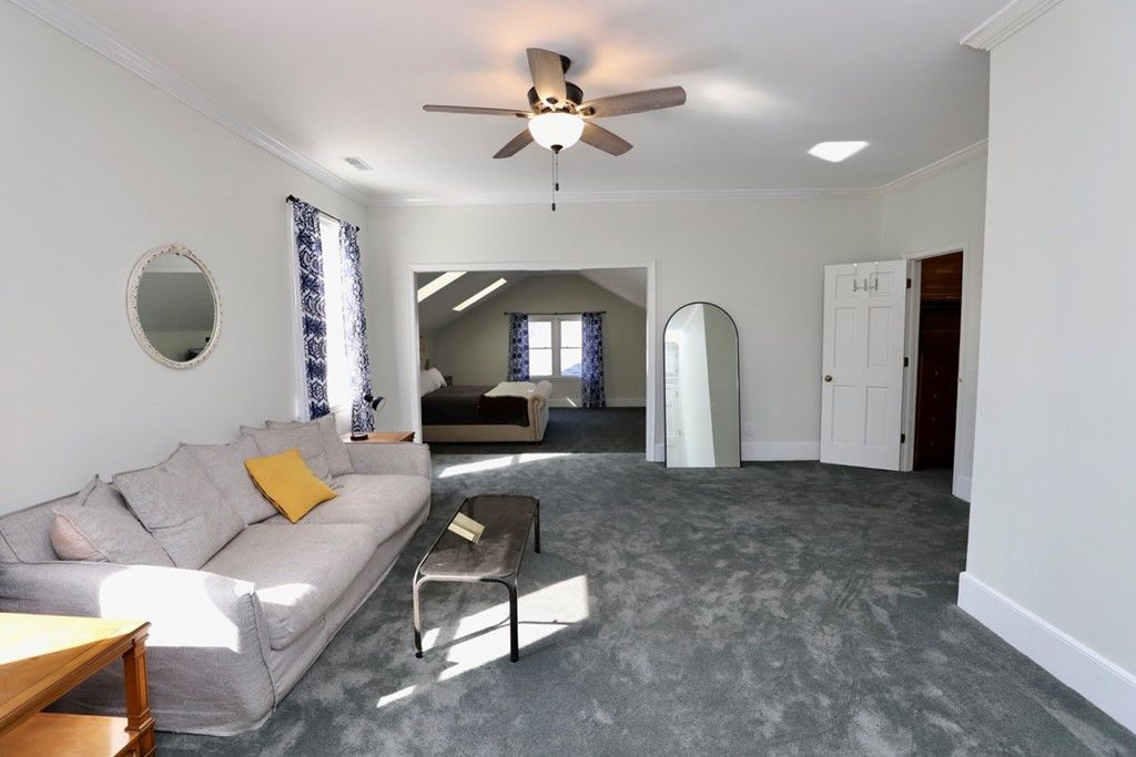 920 CAROLYN DR