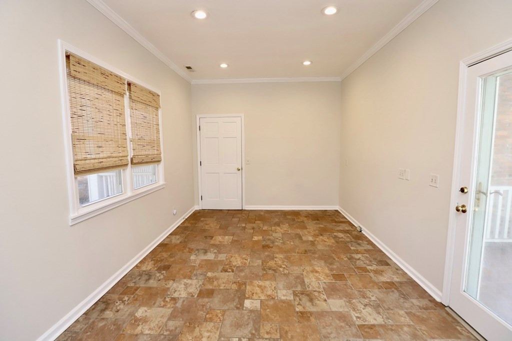 920 CAROLYN DR