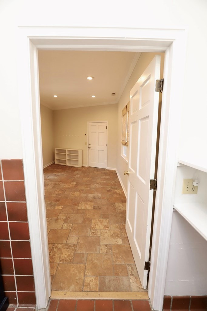920 CAROLYN DR