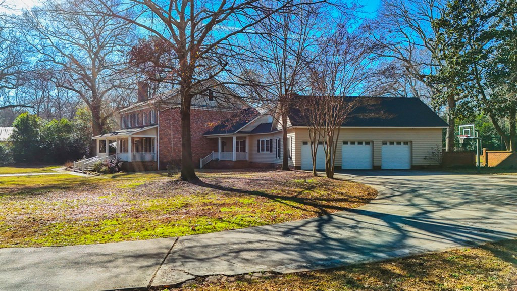 920 CAROLYN DR