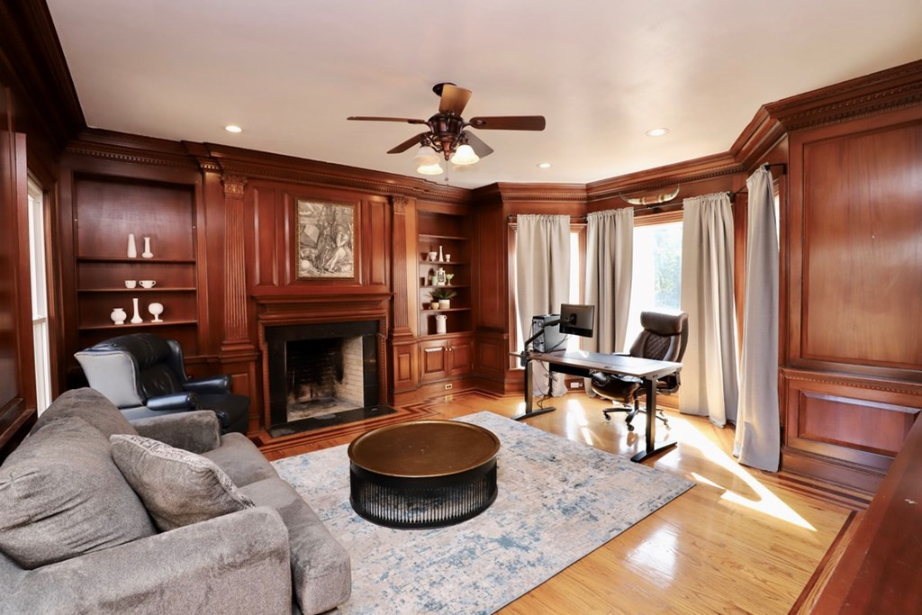 920 CAROLYN DR