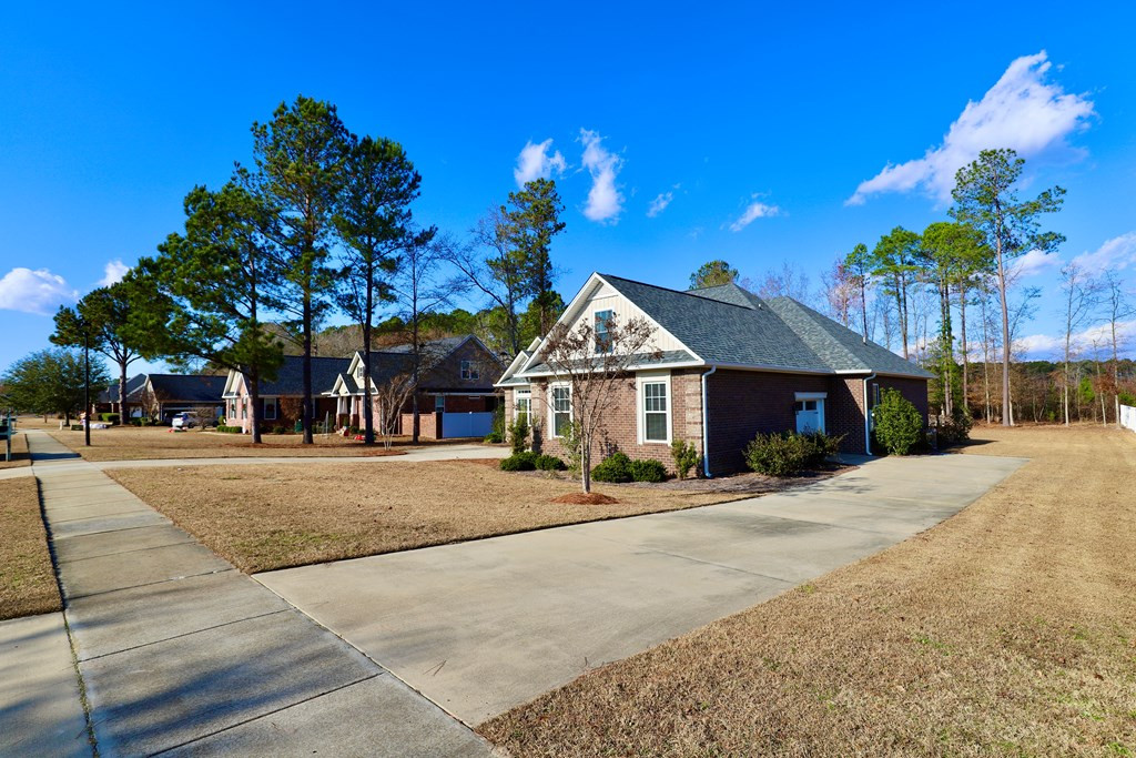 925 BREEZY BAY LN