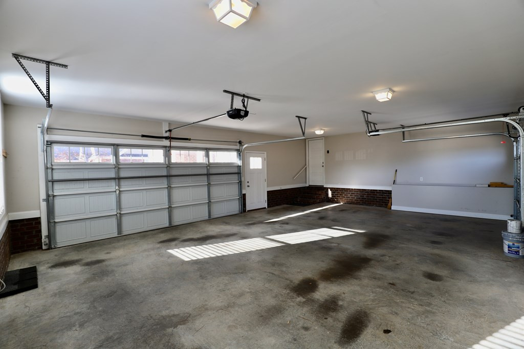 925 BREEZY BAY LN