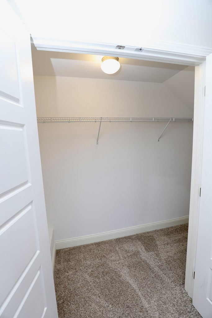 925 BREEZY BAY LN