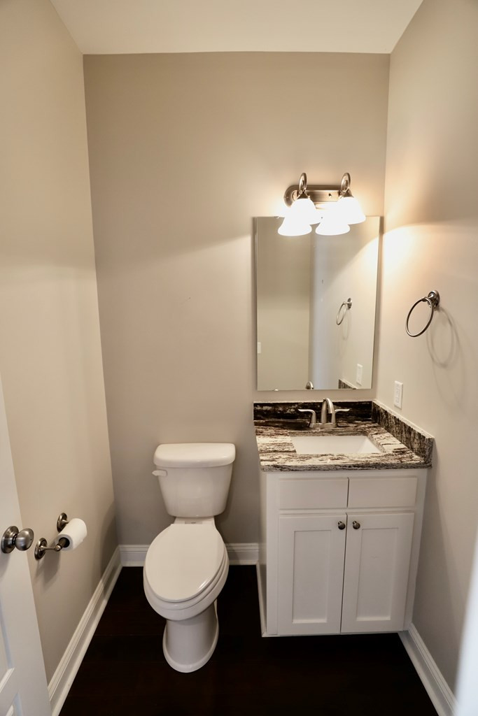 925 BREEZY BAY LN