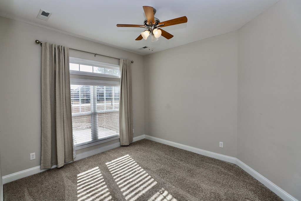 925 BREEZY BAY LN