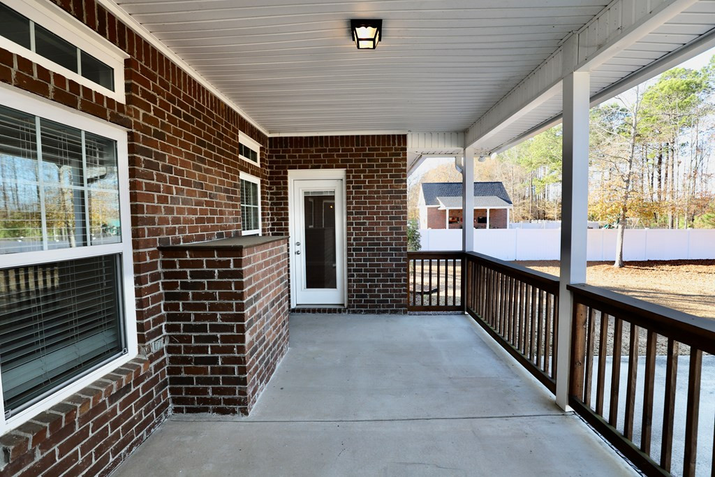 925 BREEZY BAY LN