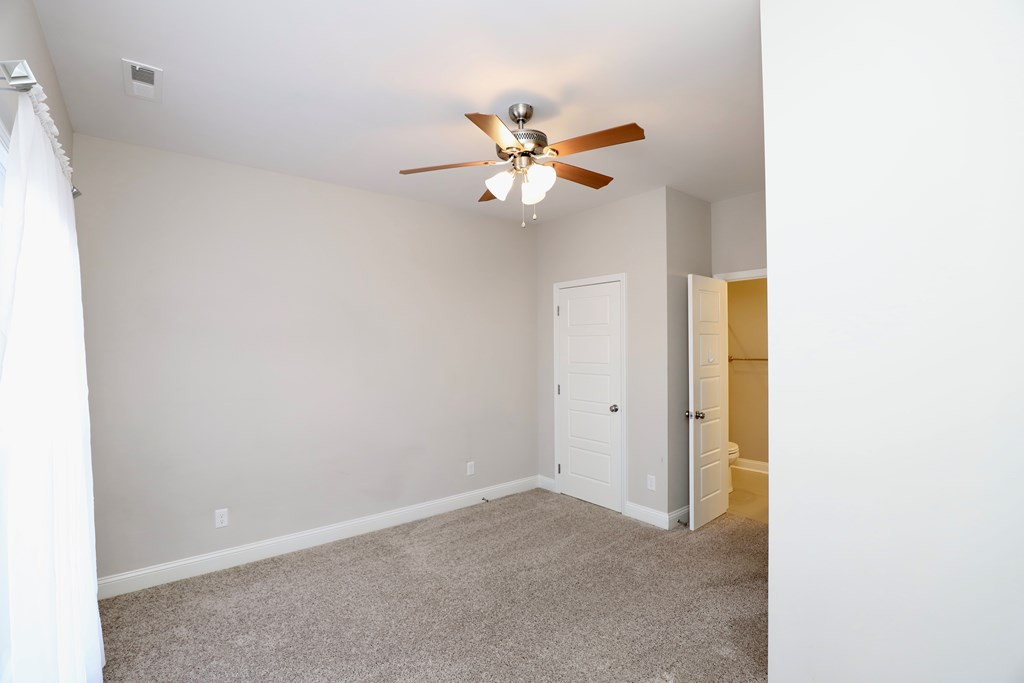 925 BREEZY BAY LN