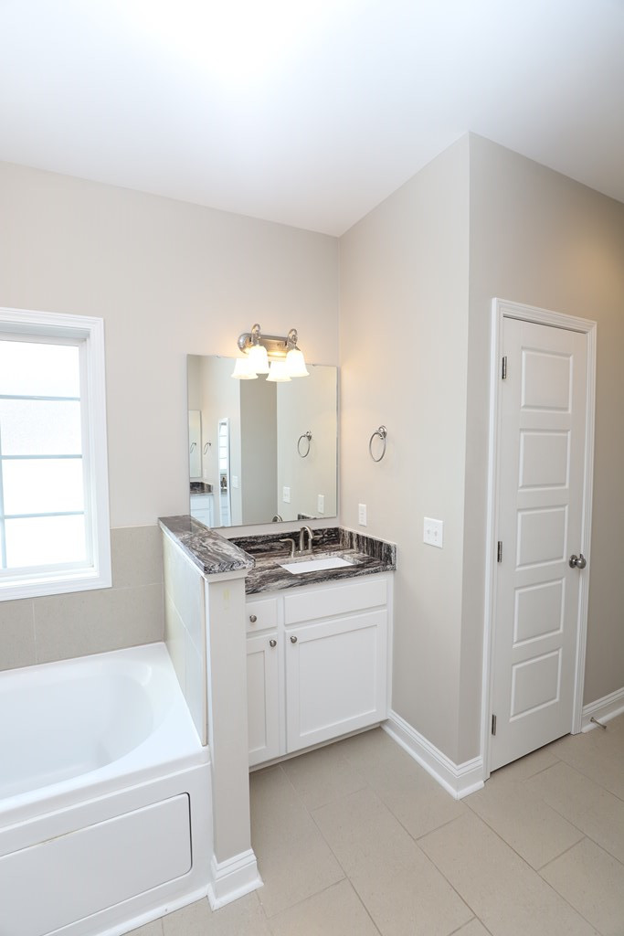 925 BREEZY BAY LN