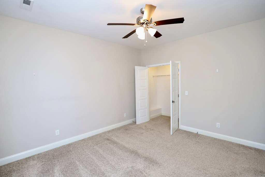 925 BREEZY BAY LN