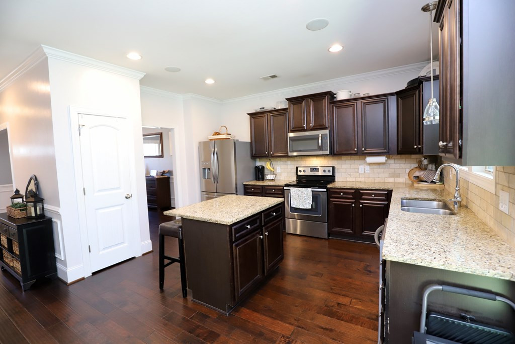 545 Curlew Circle