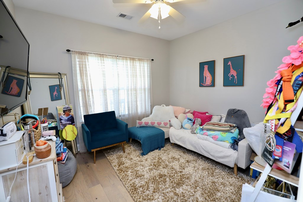 1052 Blue Jay Ave