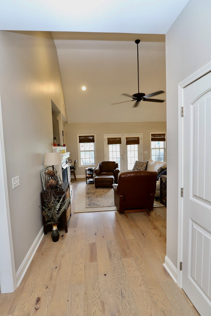 1052 Blue Jay Ave