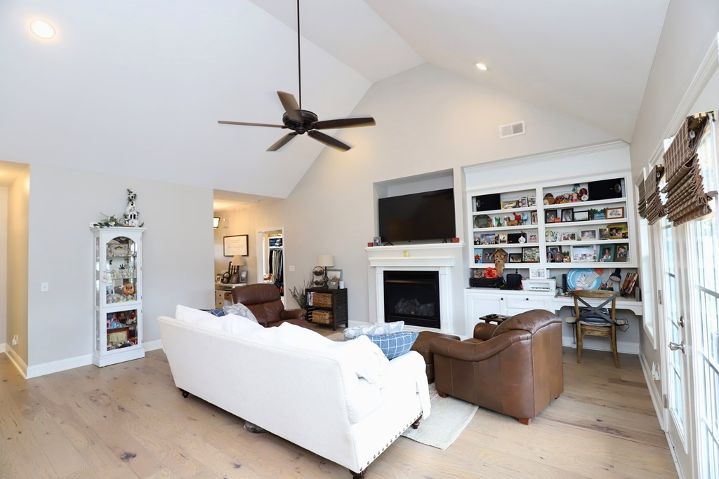 1052 Blue Jay Ave