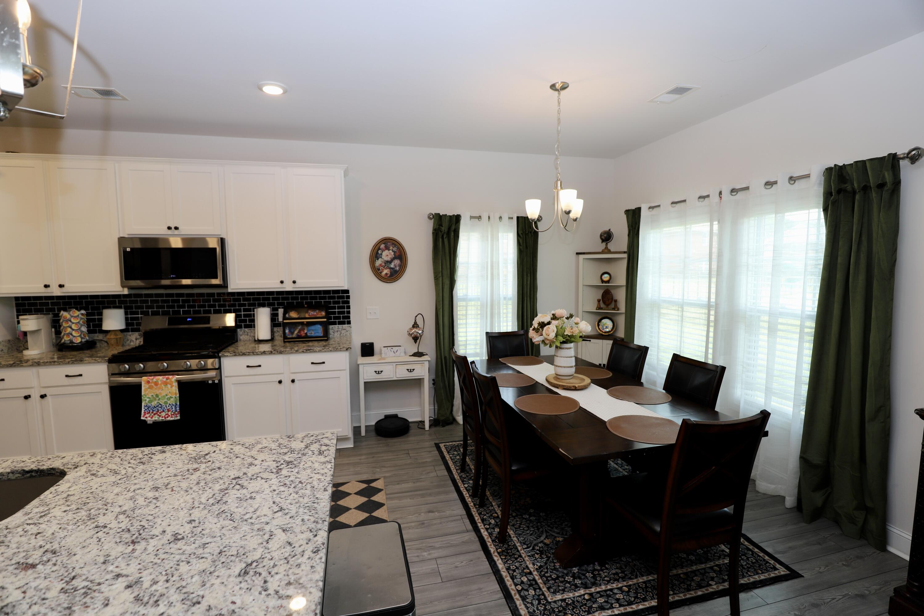 835 Curlew Circle