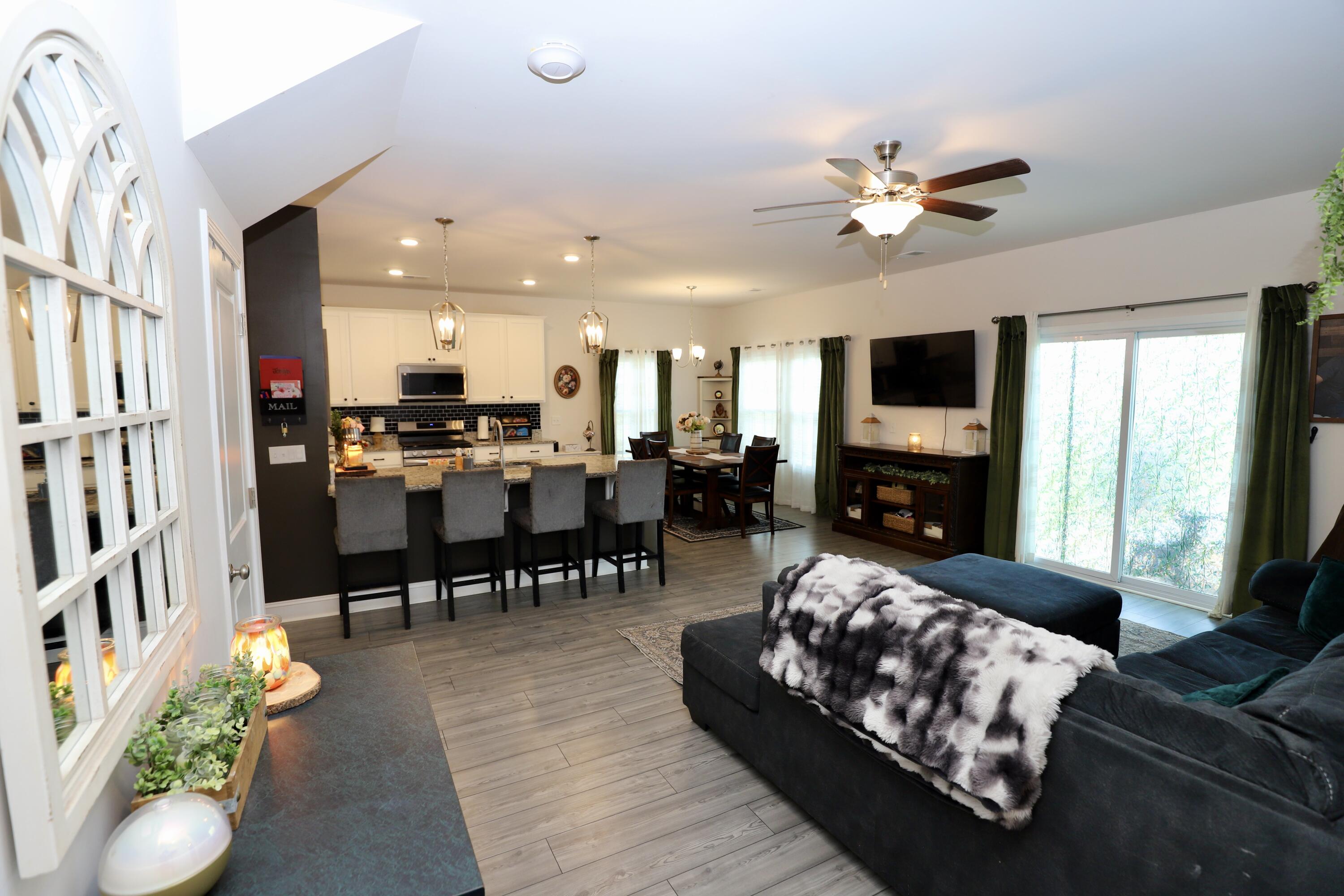 835 Curlew Circle