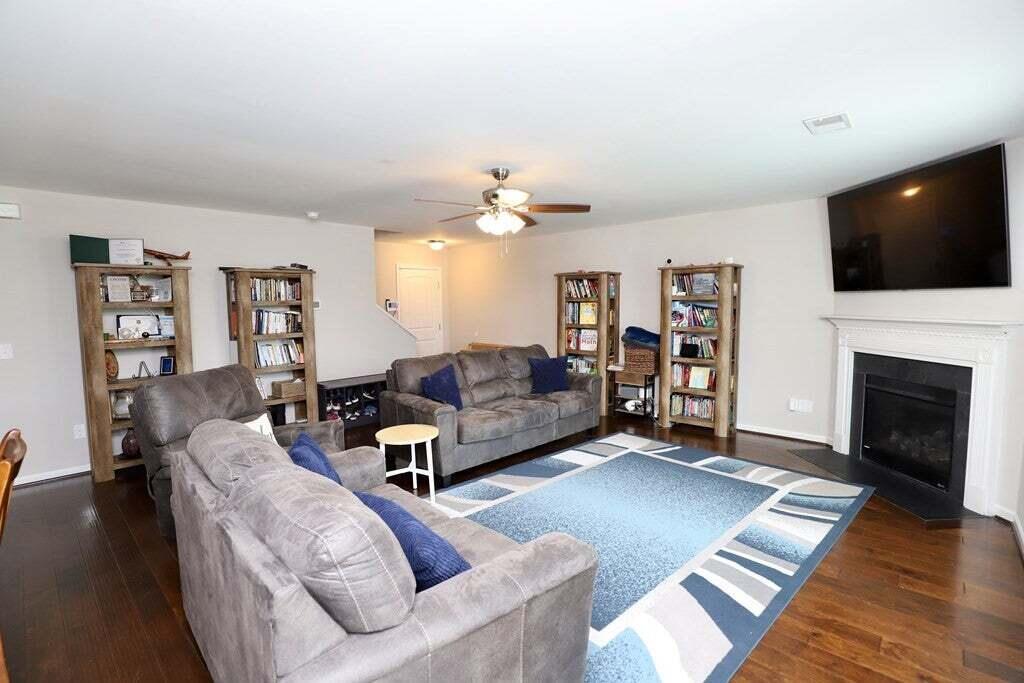 3830 Moseley Drive