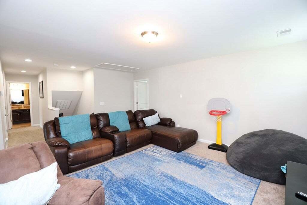 3830 Moseley Drive