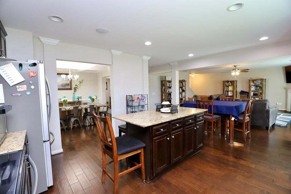 3830 Moseley Drive