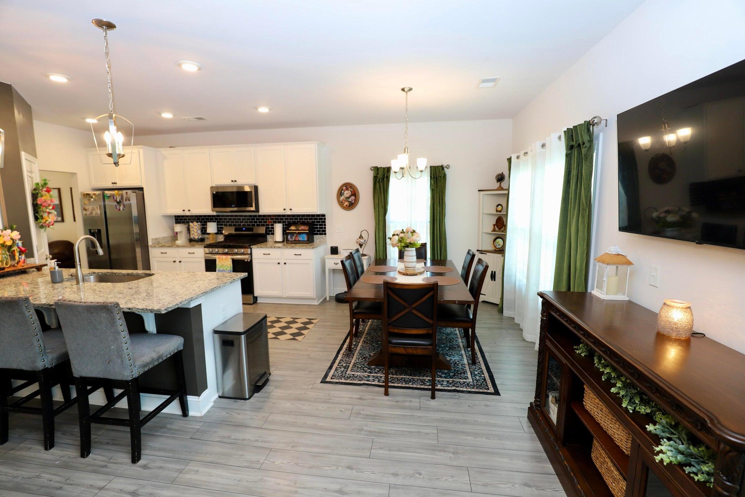 835 Curlew Circle