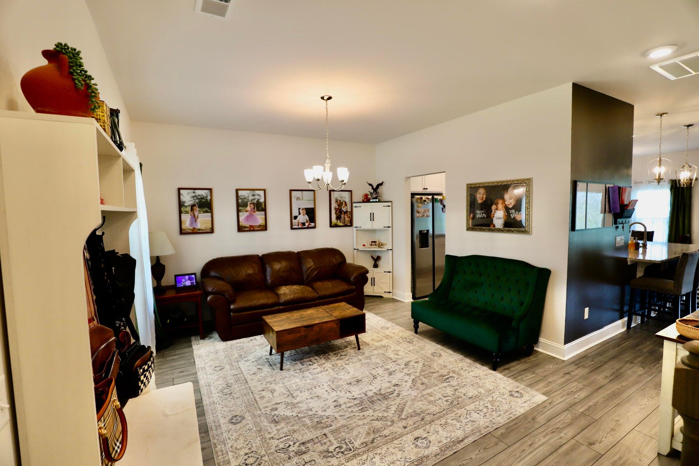 835 Curlew Circle