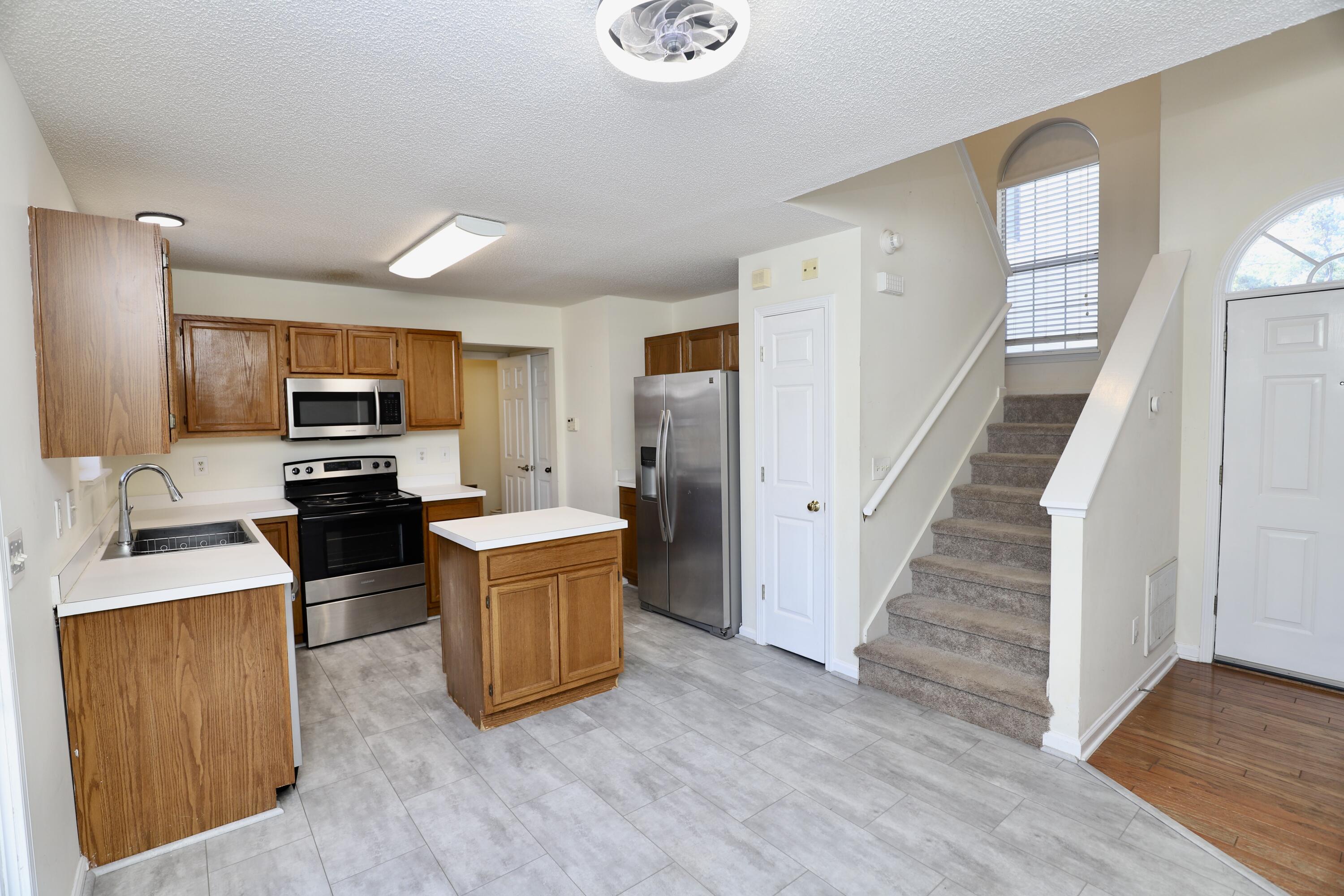 21 N Trace Court, Columbia