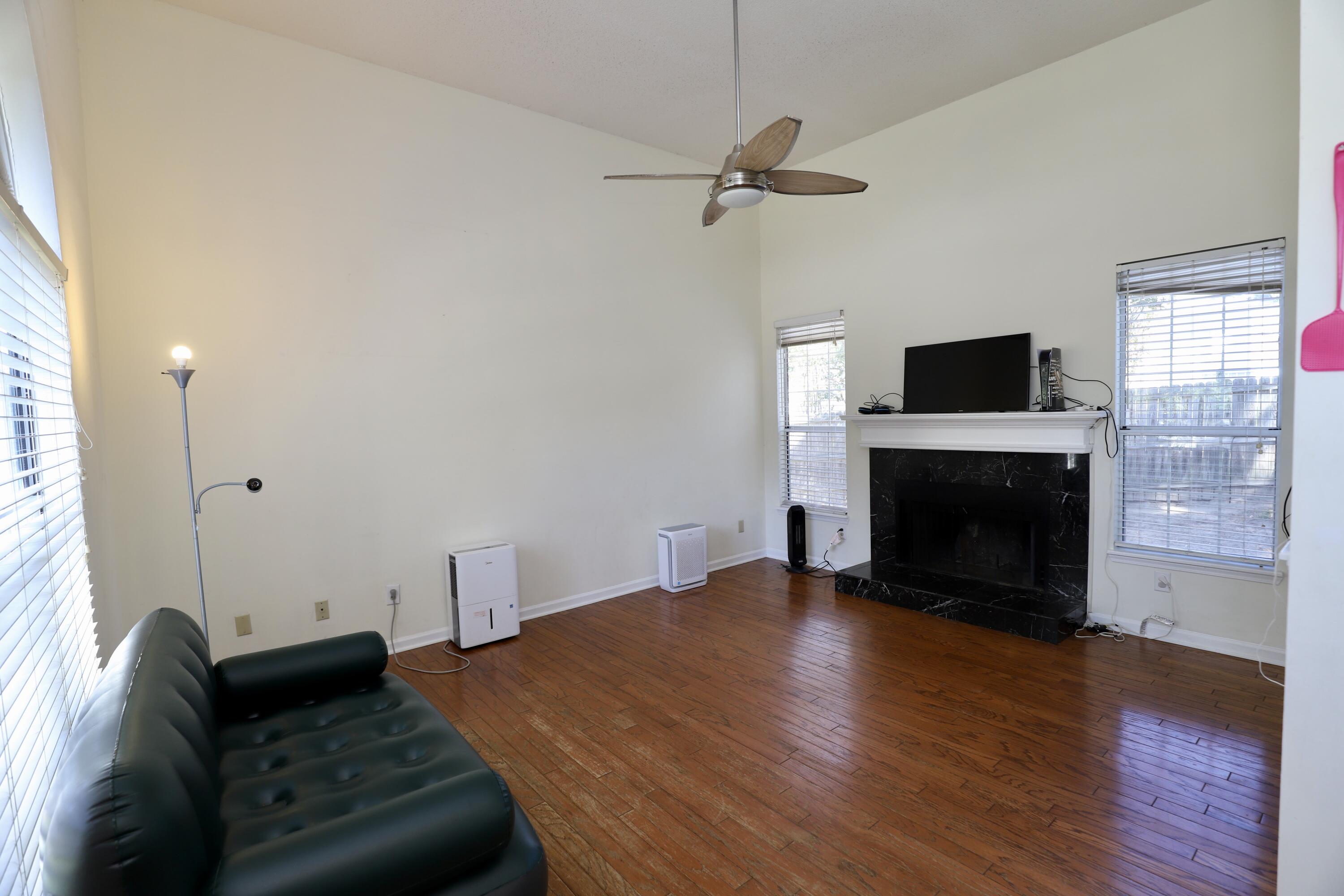 21 N Trace Court, Columbia