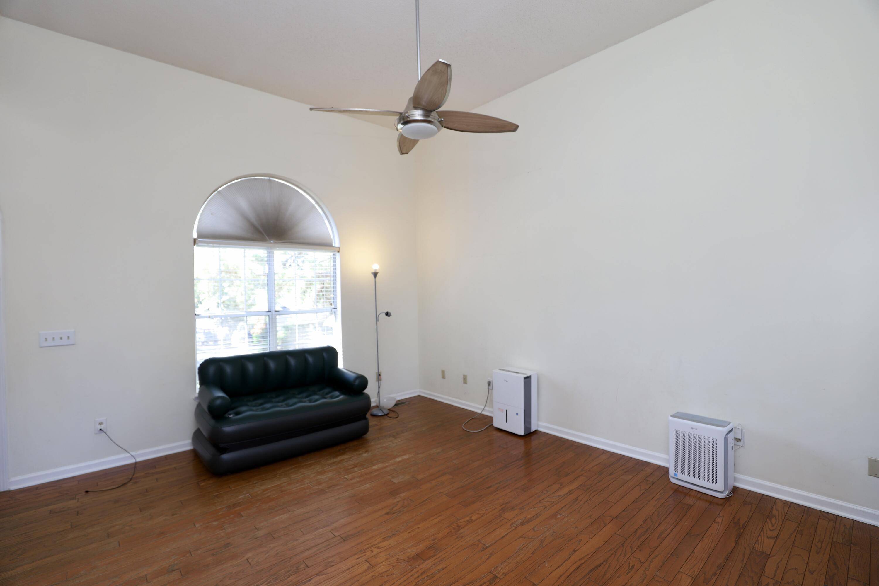 21 N Trace Court, Columbia